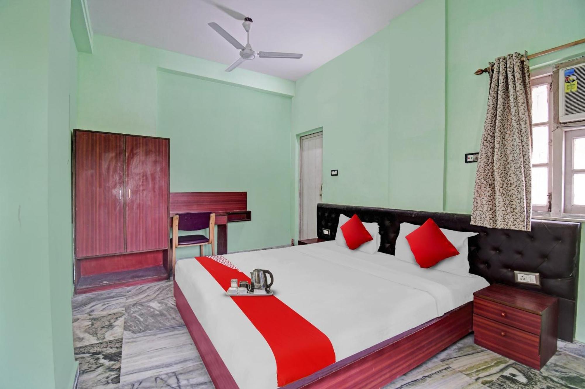 Hotel O R A Homestay Near Acropolis Mall Calcutta Exterior foto