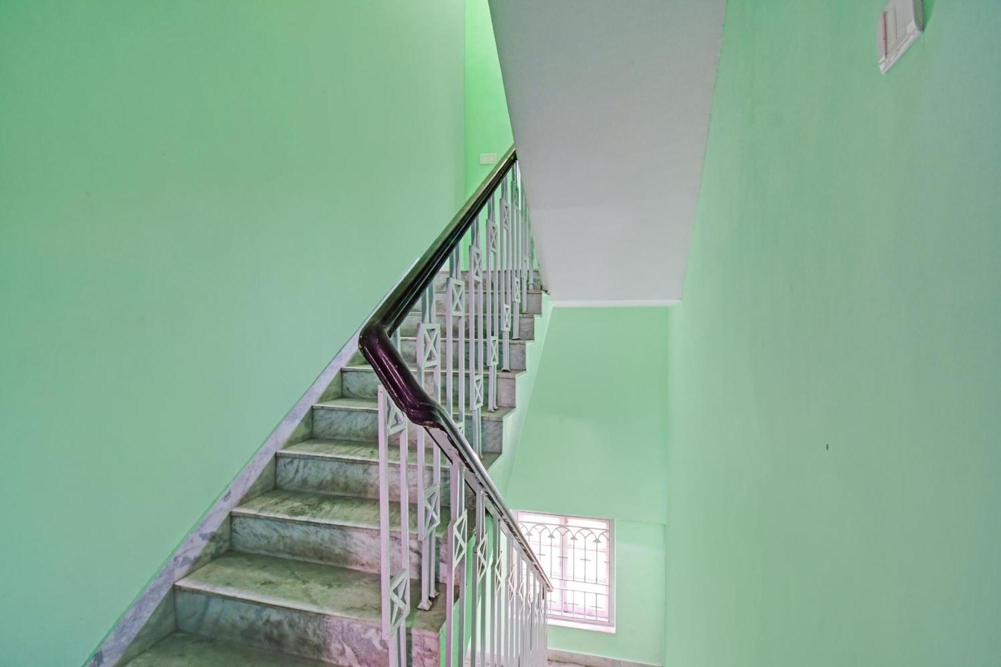 Hotel O R A Homestay Near Acropolis Mall Calcutta Exterior foto