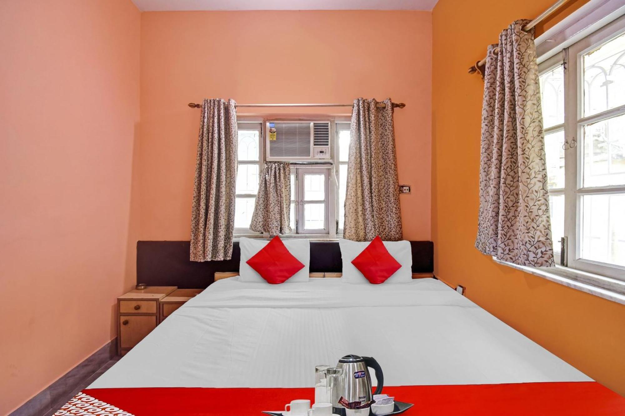 Hotel O R A Homestay Near Acropolis Mall Calcutta Exterior foto
